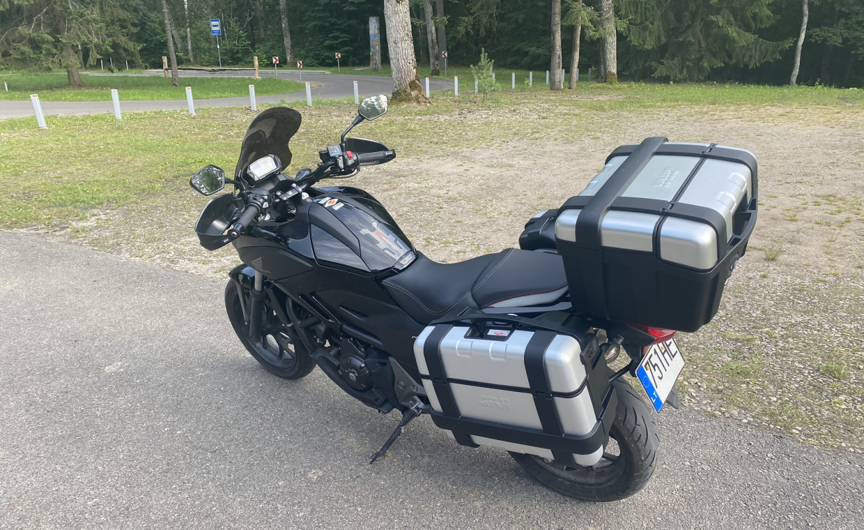 Motociklų nuoma, Motociklas Kelioninis Honda NC750X DCT nuoma, Vilnius
