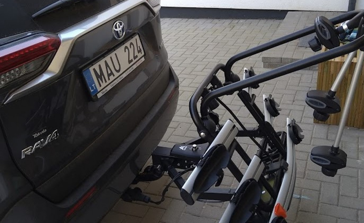 Automobilių priedų nuoma, 3 dviračių laikiklis ant kablio nuoma, Vilnius