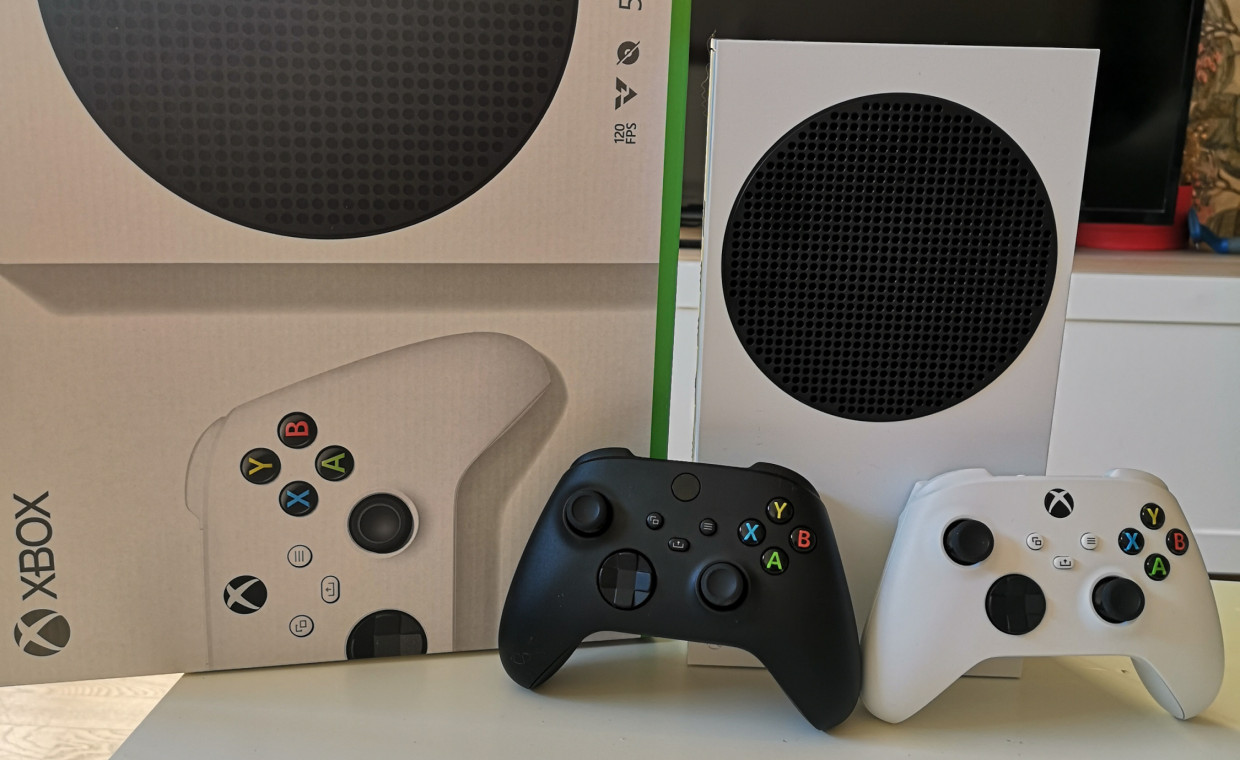 Žaidimų konsolių nuoma, Xbox Series S su dviem pultais nuoma, Vilnius
