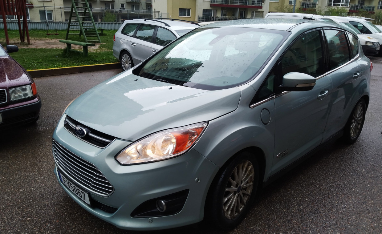 Automobilių nuoma, Ford C-Max Energi Plug-In Hybrid nuoma, Vilnius