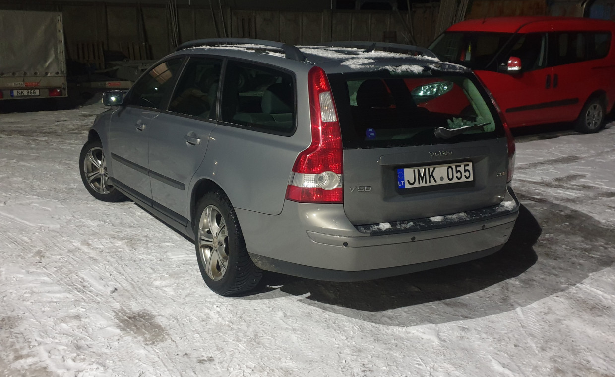 Automobilių nuoma, Kompaktinis univeralas Volvo V50 nuoma, Vilnius