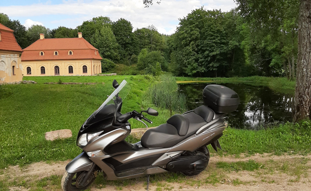 Motociklų nuoma, Honda Silverwing FJS600 nuoma, Vilnius