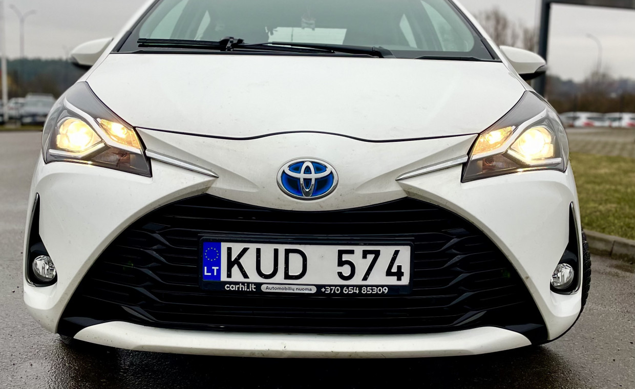 Automobilių nuoma, Toyota Yaris Hybrid 2019 nuoma, Vilnius
