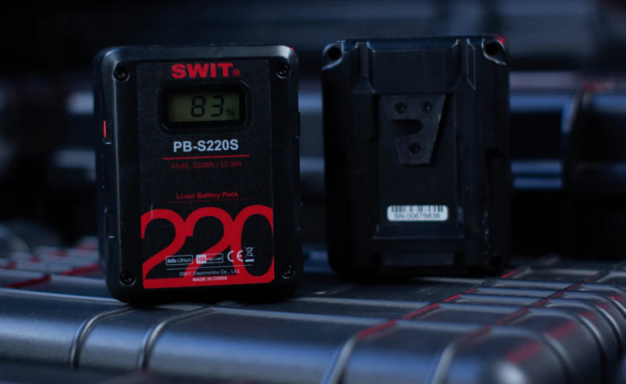 Fotoaparatų priedų nuoma, SWIT V - mount baterijų komplektas 220Wh nuoma, Vilnius