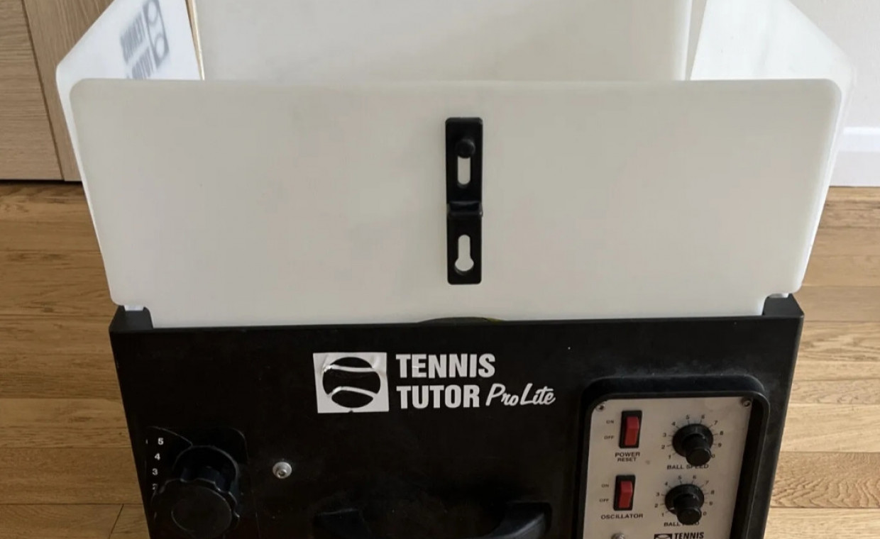 Sporto prekių nuoma, Teniso kamuoliukų mašina Tennis Tutor Pr nuoma, Palanga