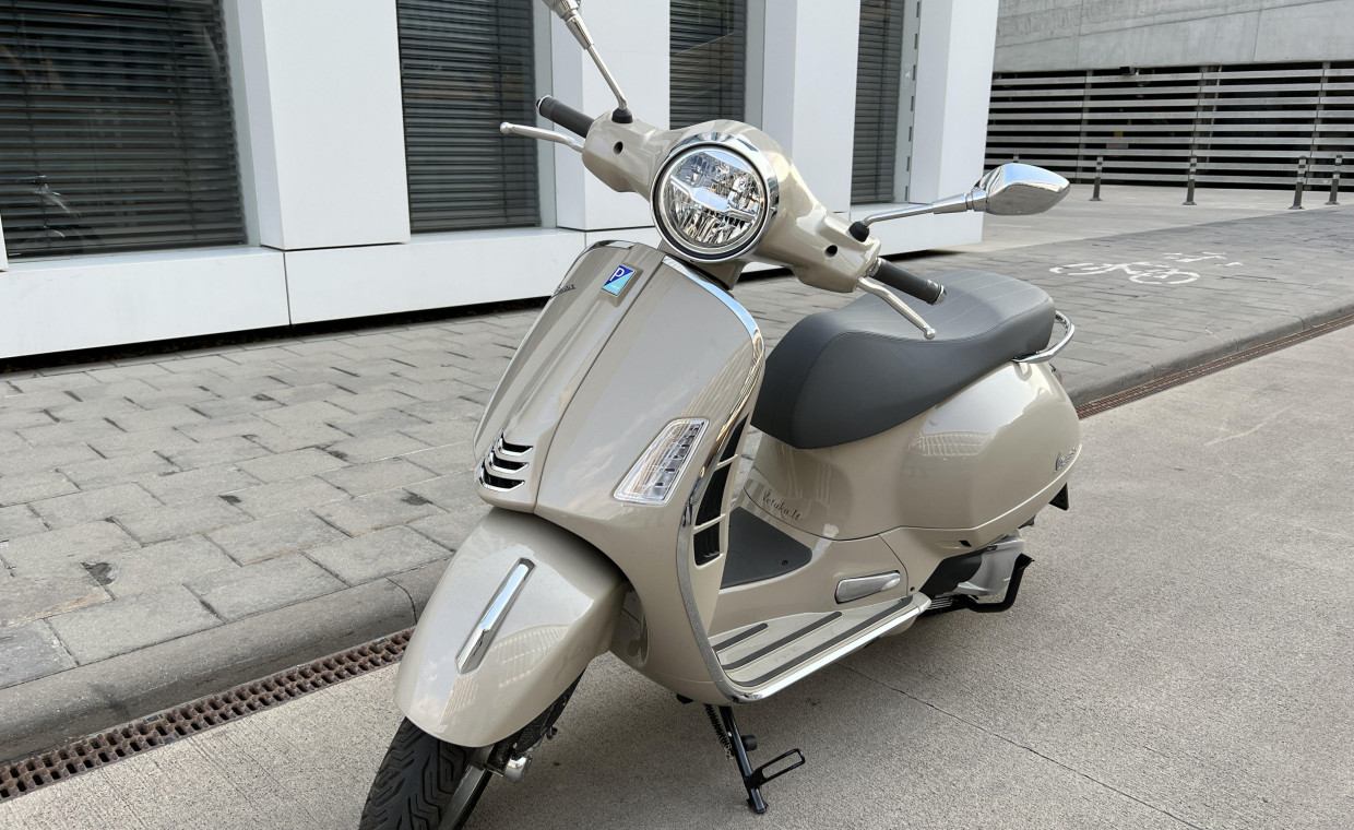 Motociklų nuoma, Vespa GTS nuoma, Vilnius