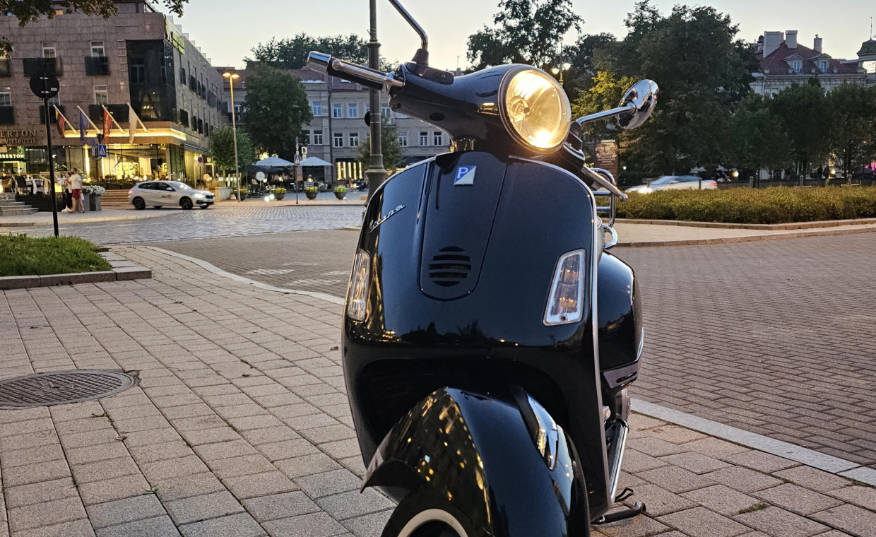 Motociklų nuoma, Vespas GTS super sport nuoma, Vilnius