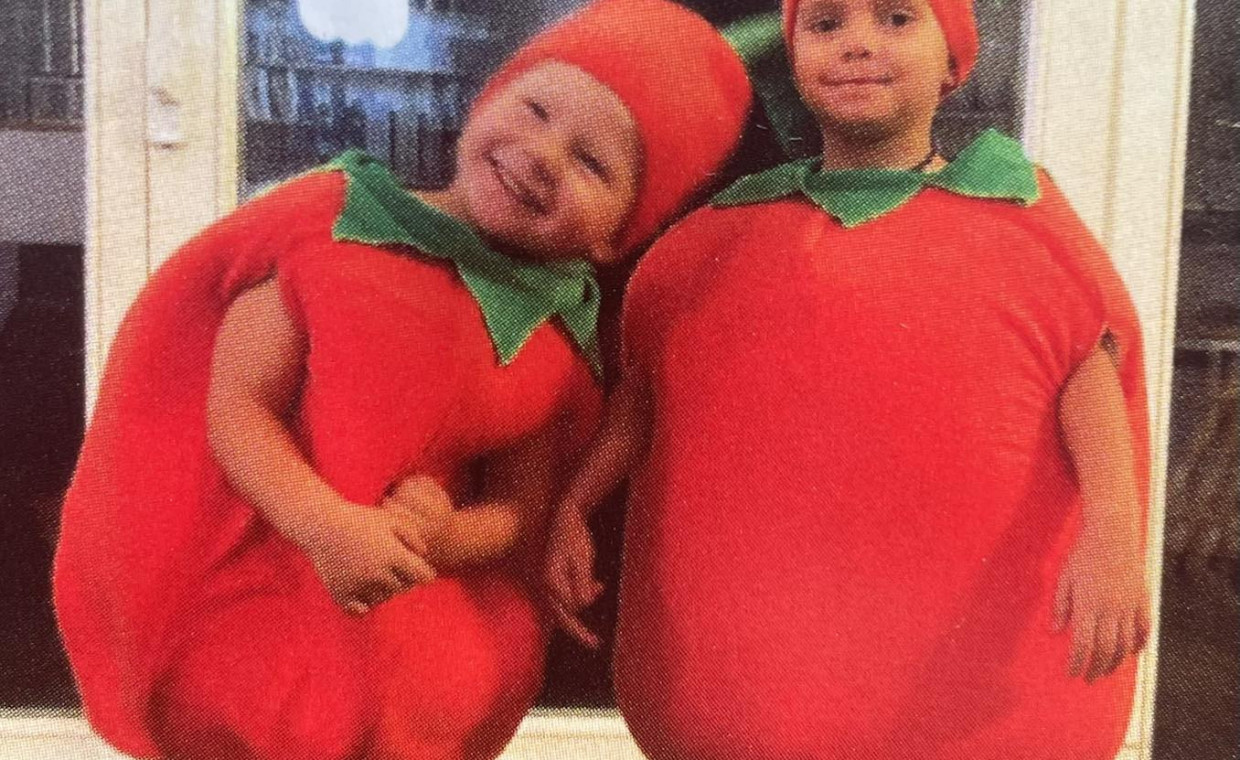 Vaikų daiktų nuoma, Karnavaliniai kostiumai "persikai" nuoma, Vilnius