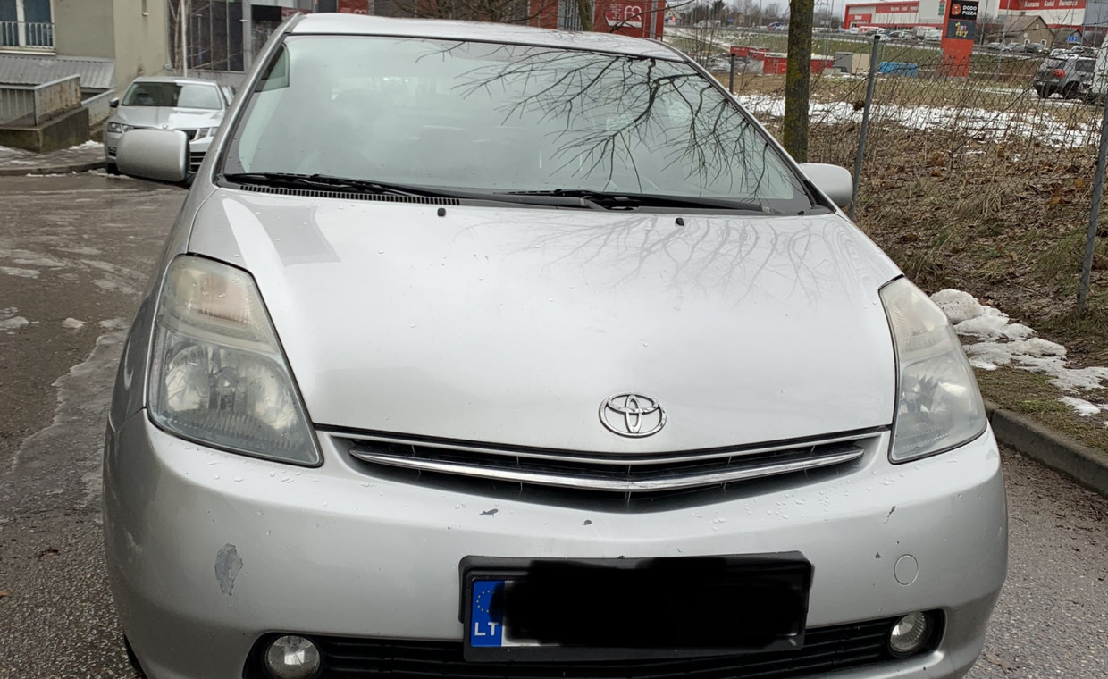 Automobilių nuoma, Toyota Prius Nuoma Su Dujom Vilniuje nuoma, Vilnius