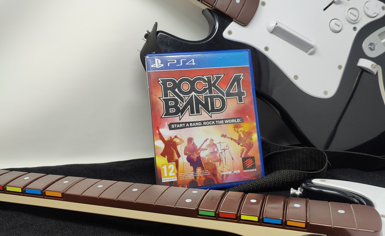 Žaidimų konsolių nuoma, Rock Band 4 Gitaros 2 vnt. PS4 nuoma, Vilnius