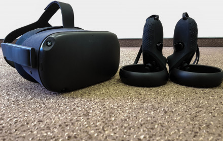 Oculus Quest su žaidimais VR akiniai