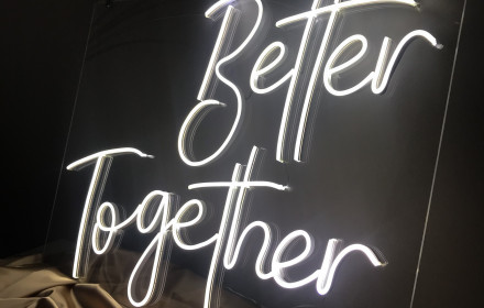 Neoninis LED užrašas "Better Together"