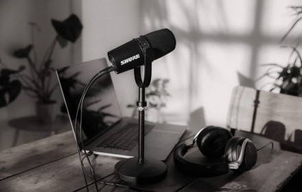 Shure MV7 podcast’iniai mikrofonai