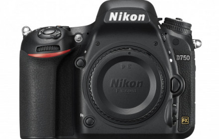 Nikon D750 su 2 X 128 gb kortelėmis