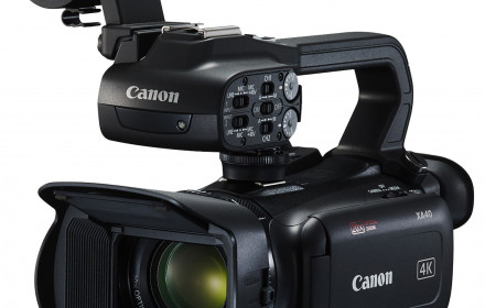 Canon XA40