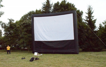 Pripučiamo kino ekrano nuoma 5m x 7m