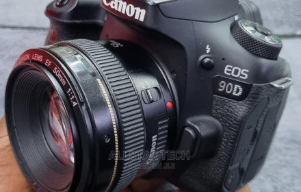 Canon 90D su 50mm f/1.4 USM