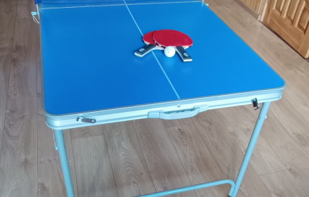 Sulankstomas mini -teniso stalas