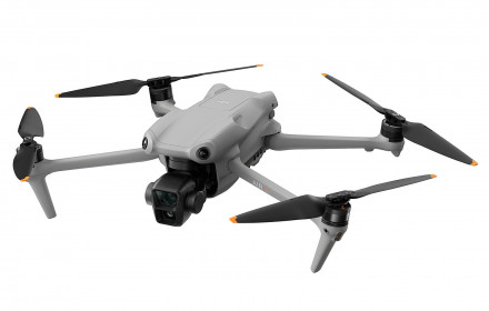 DJI Air 3 dronas
